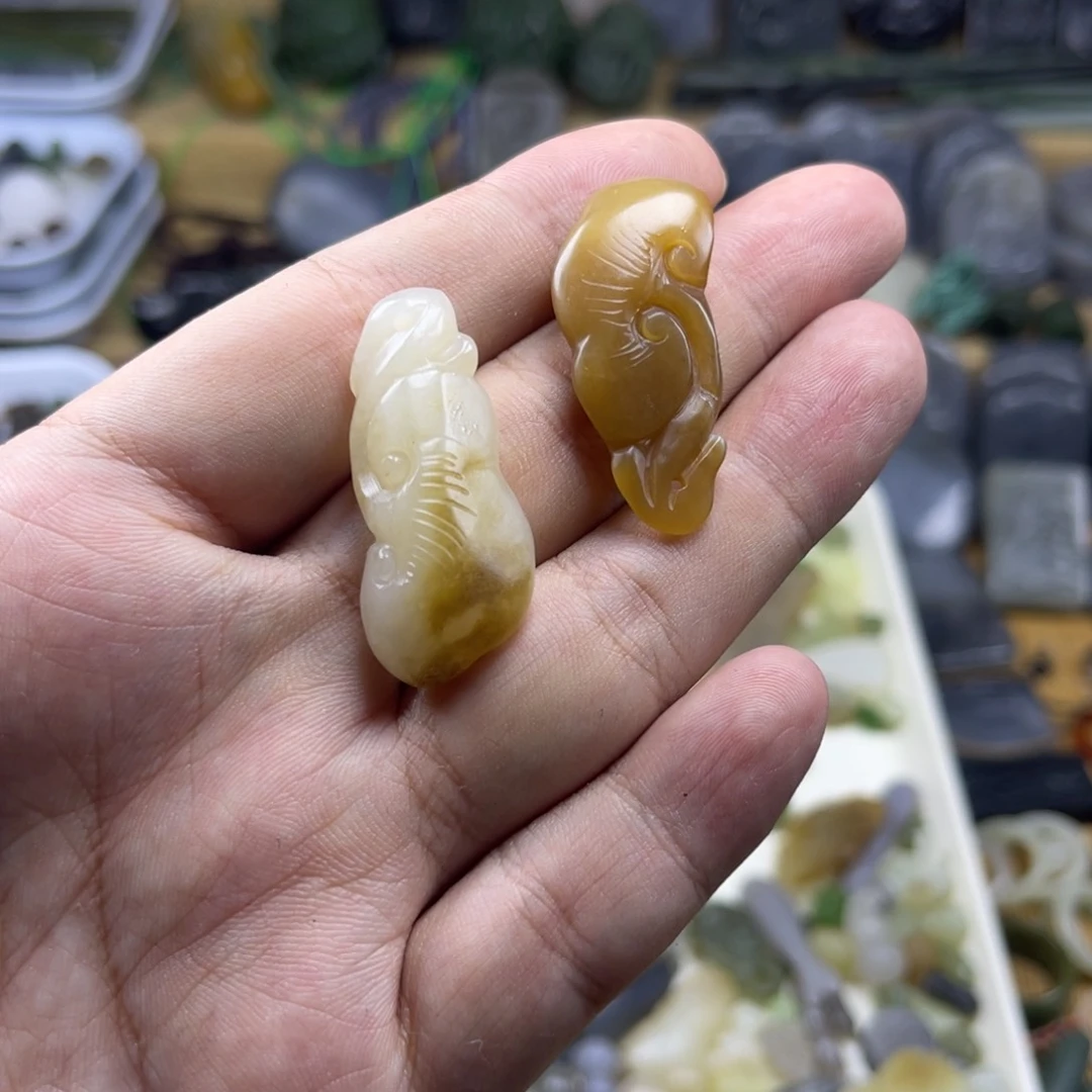 和田玉未镶嵌颈饰