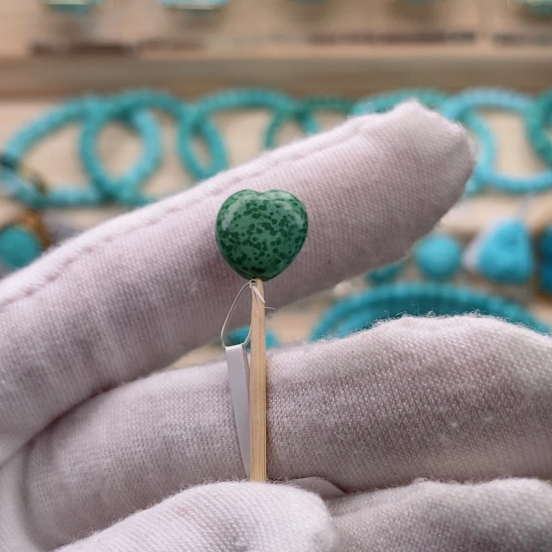 未镶嵌绿松石珠宝奇石