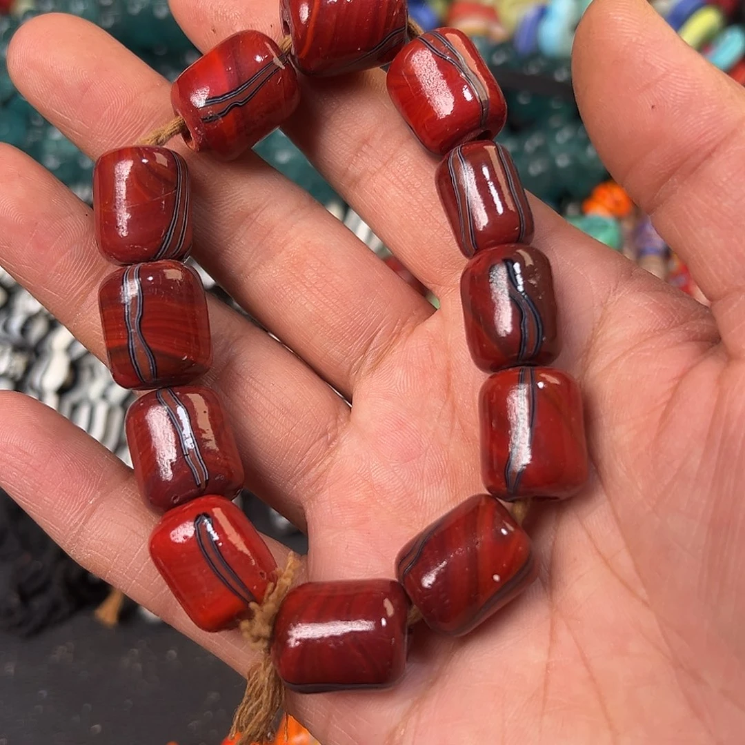 琉璃非金属枣红色桶珠半条