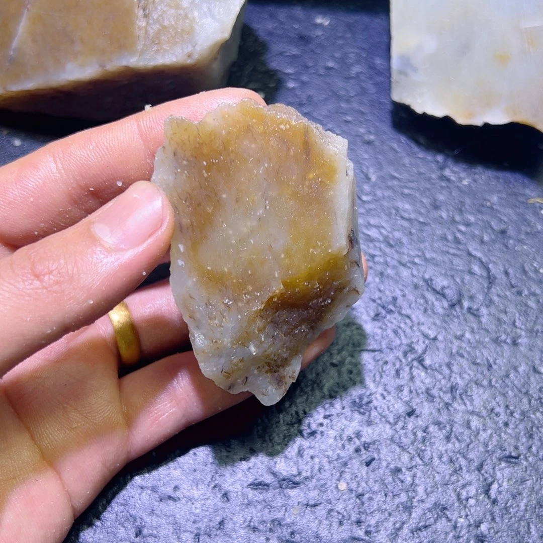 和田玉未镶嵌珠宝半成品