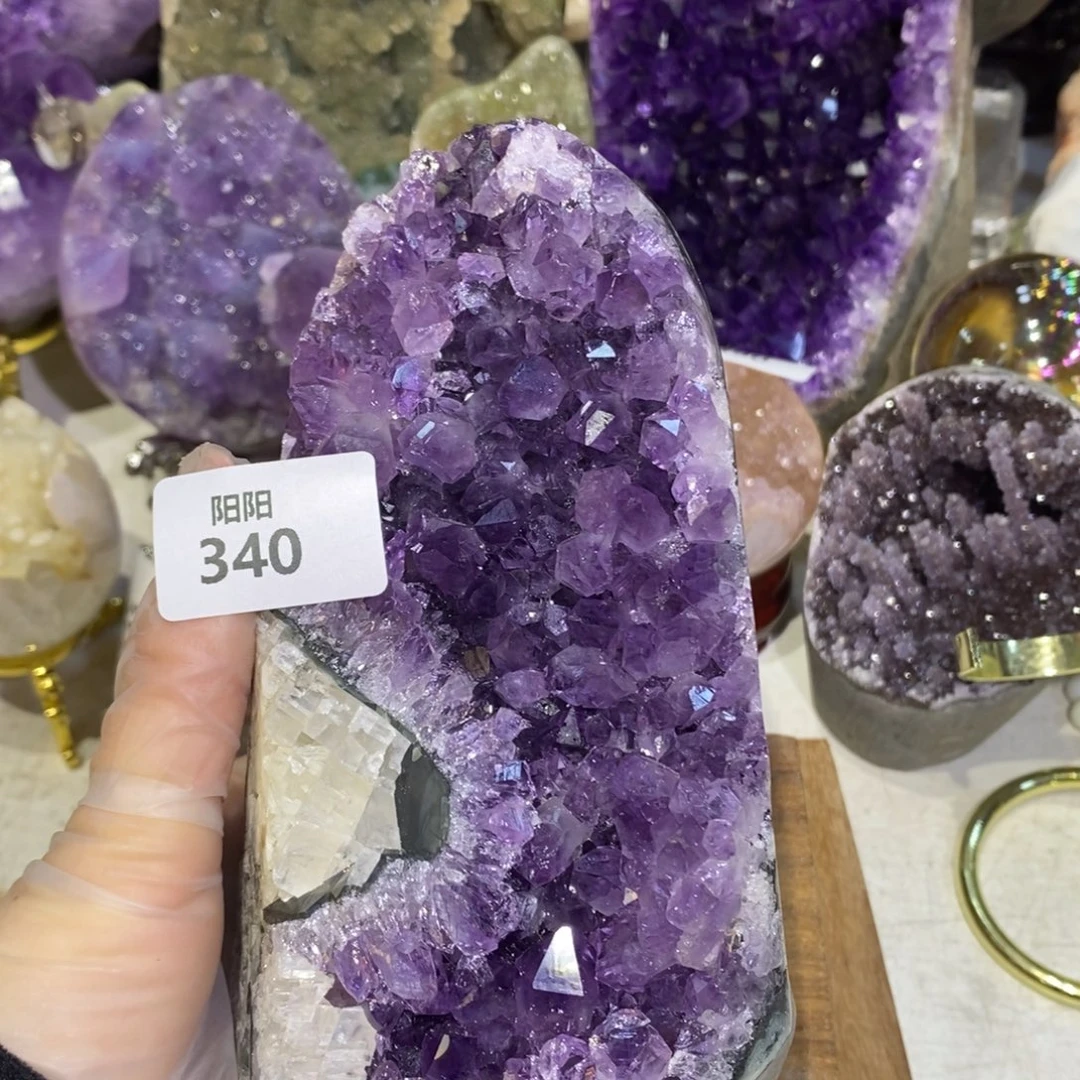 紫晶未镶嵌大型摆件（非配饰）方解石