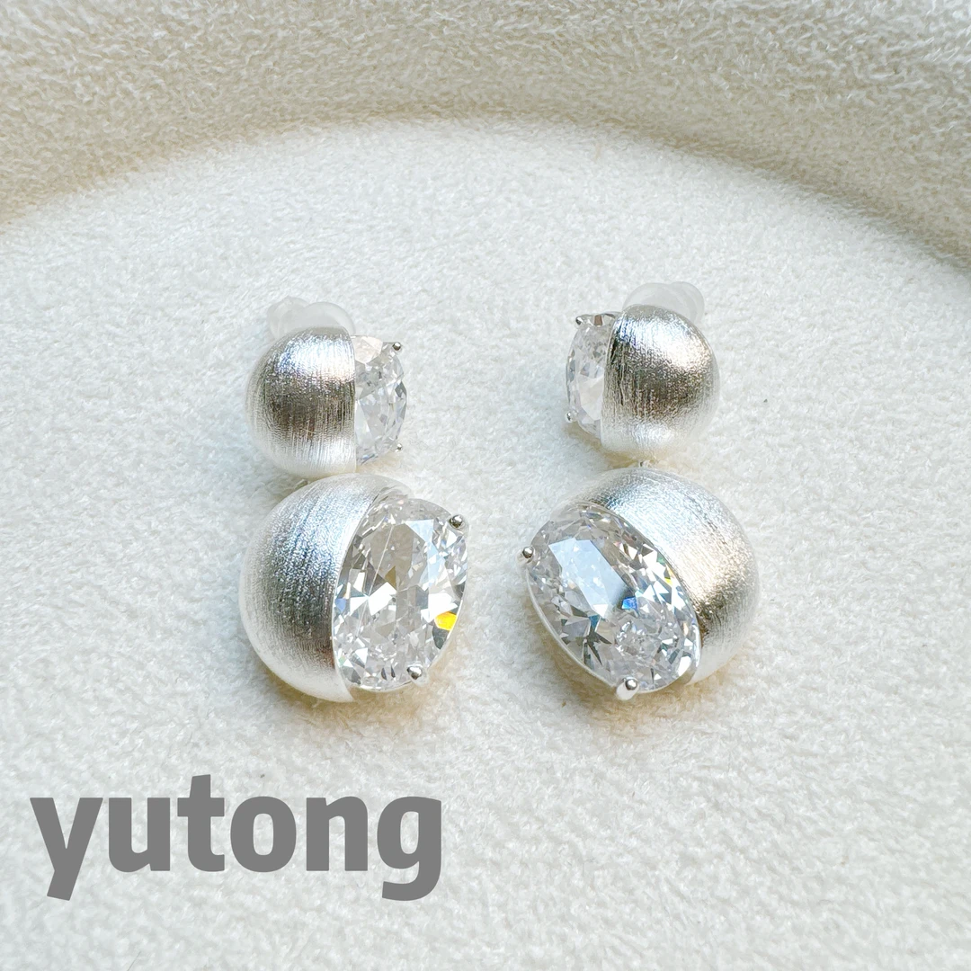 铜合金锆石耳饰 【雨桐轻奢饰品】设计款耳环YT02988