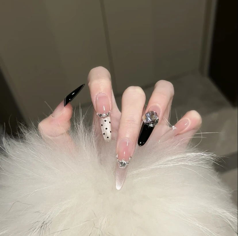 【黑金爵士】纯手工穿戴甲波点镶钻黑色法式高级显白纯手作美甲贴