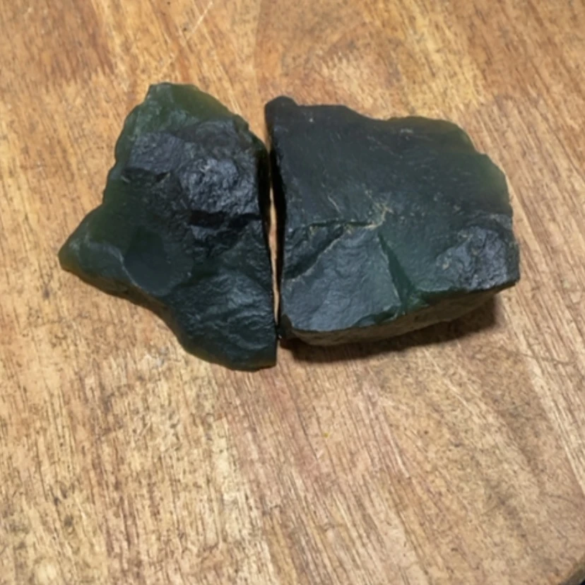 【闪购商品】蛇纹石玉珠宝奇石未镶嵌潇****卜