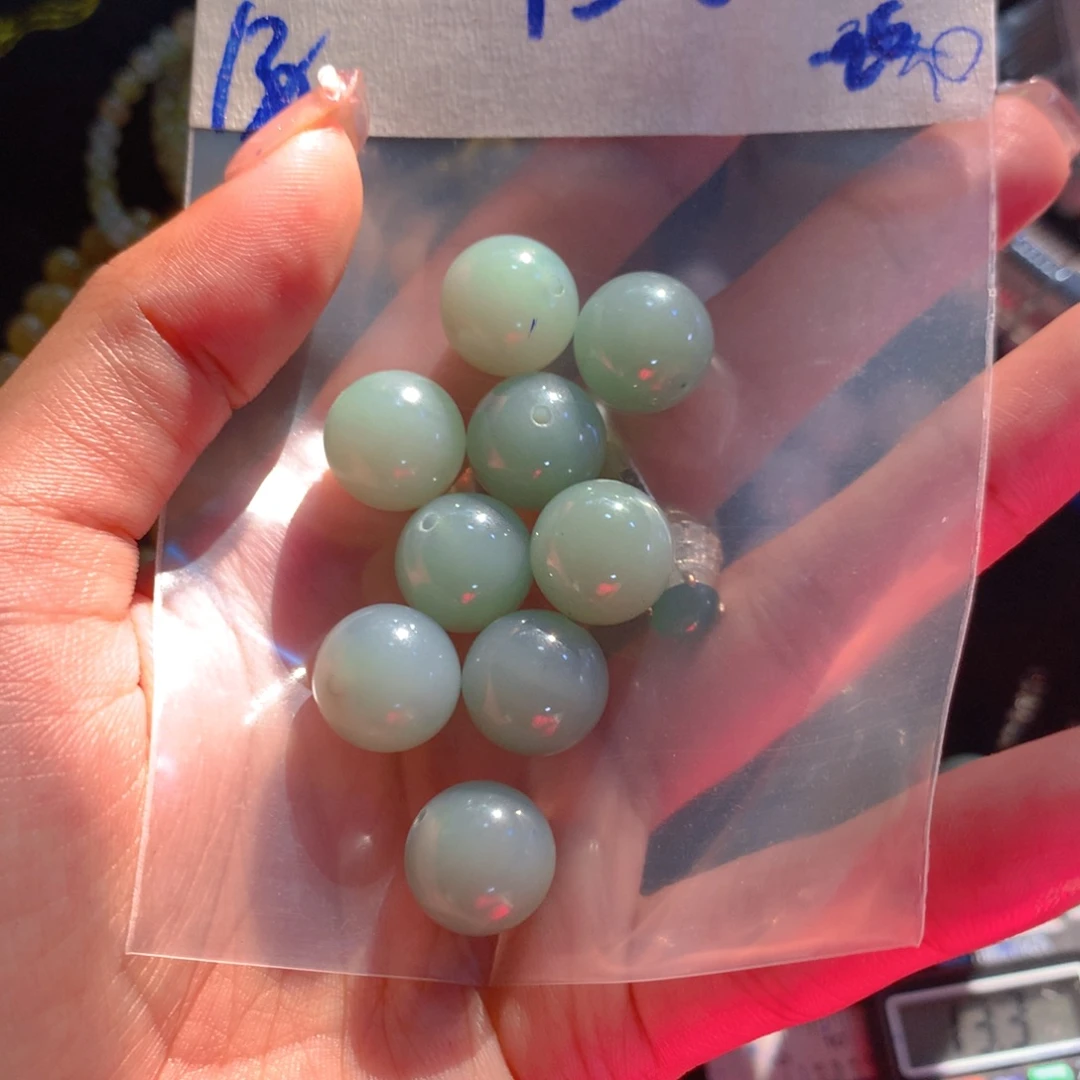 定制翡翠未镶嵌天然缅甸翡翠多样性