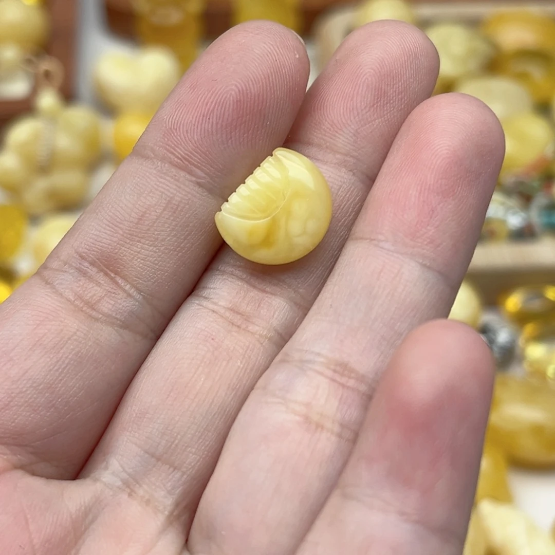 蜜蜡未镶嵌裸石配饰
