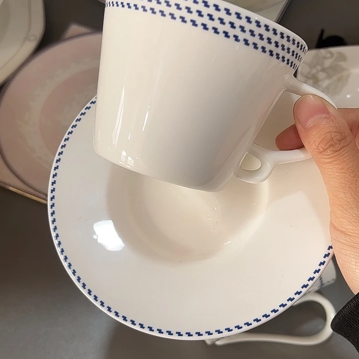 瓷片微瑕骨瓷蓝色格调咖啡杯碟一套