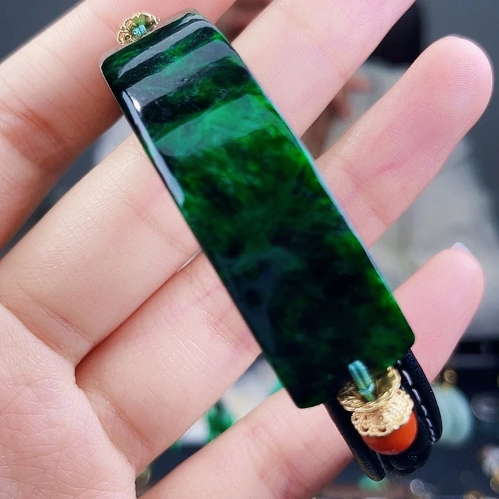 翡翠手镯未镶嵌饰品