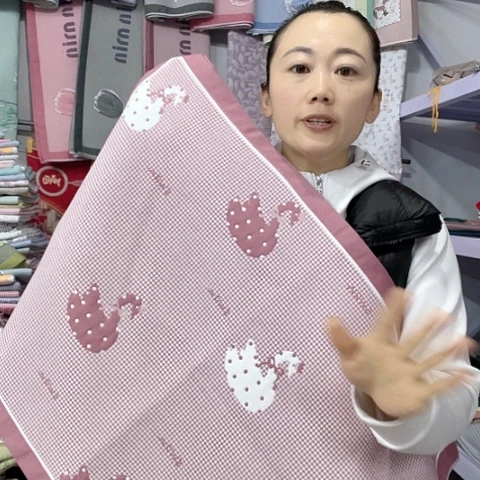 棉特价酒红色天鹅