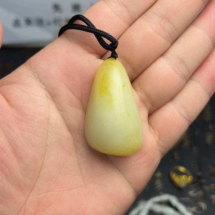 和田玉未镶嵌手串