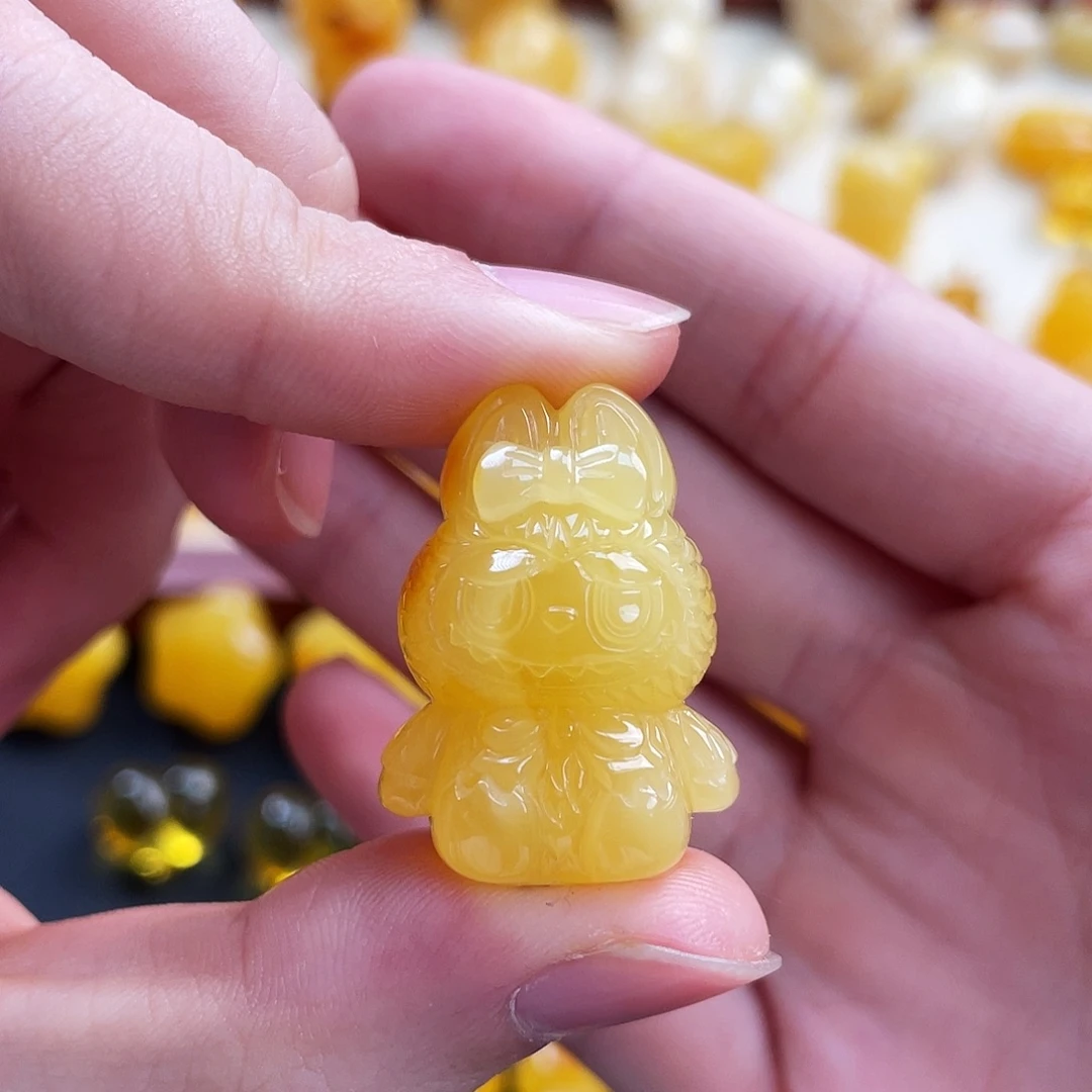 未镶嵌琥珀珠宝奇石