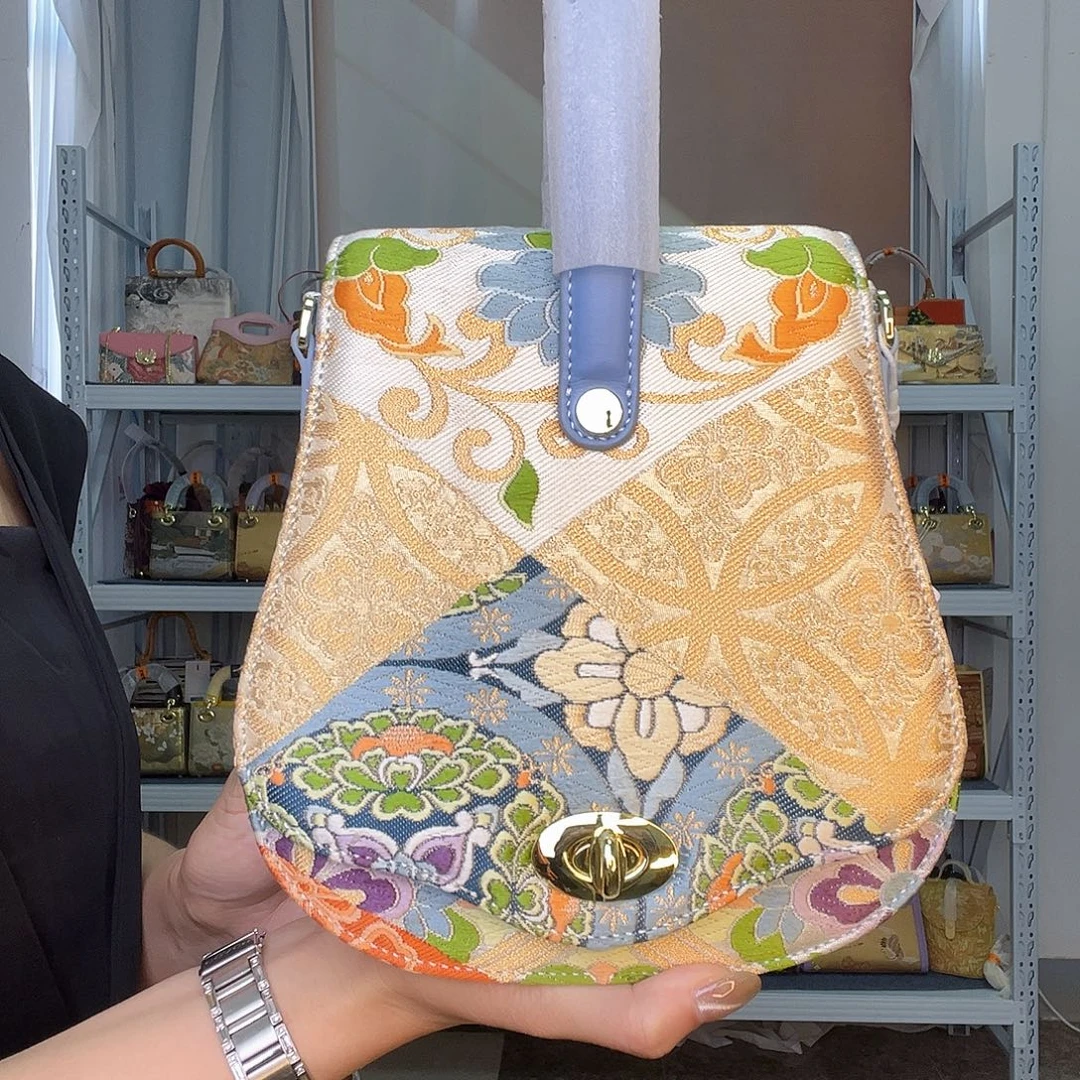 织物桑蚕丝非遗唐锦琵琶包