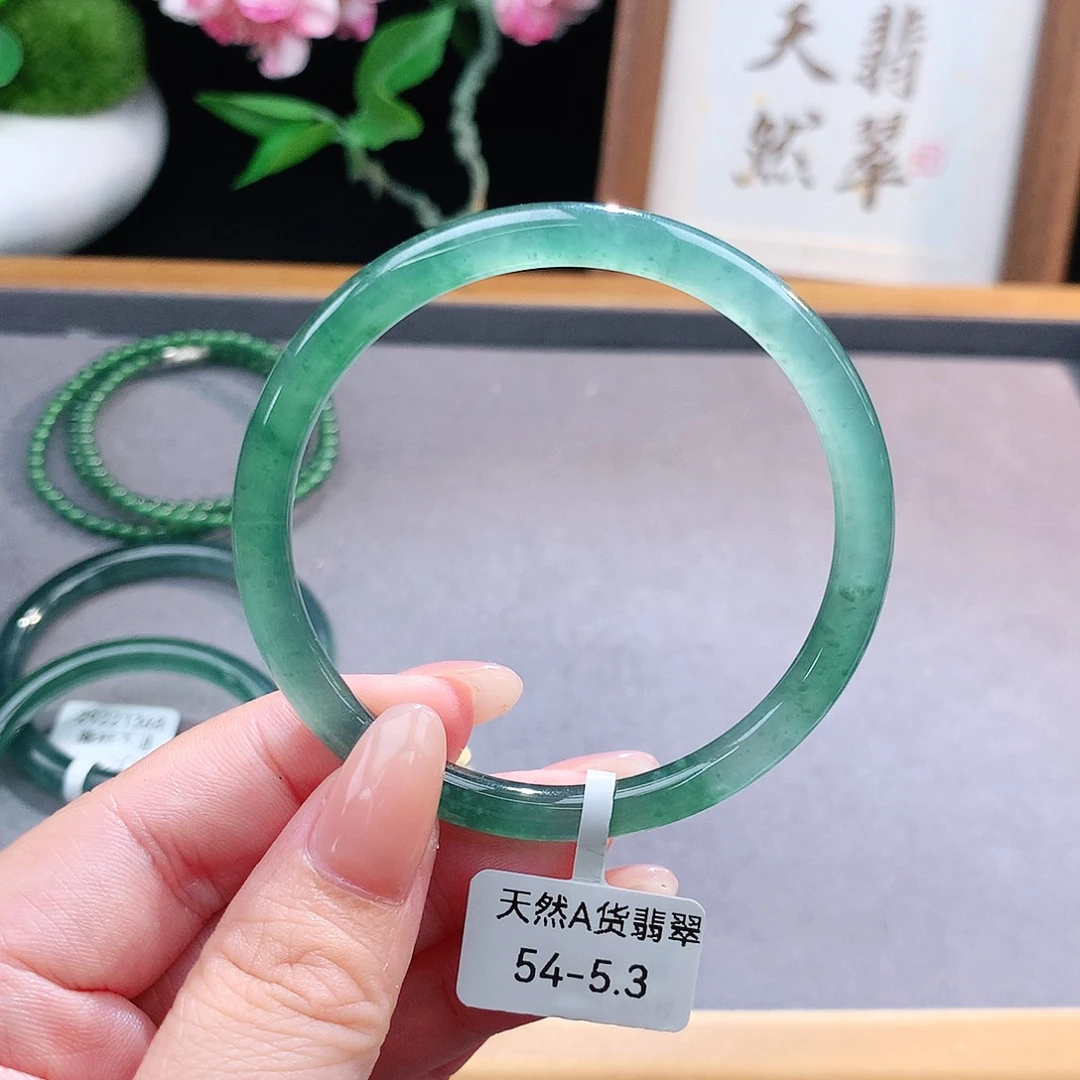 未镶嵌手镯（圆镯）翡翠