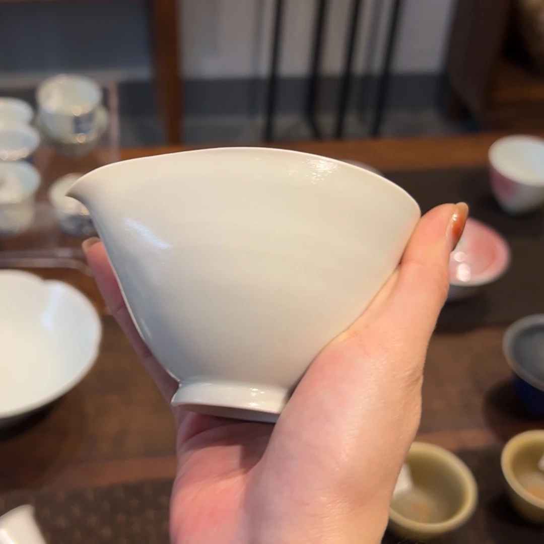 摆件陶瓷。    陶瓷。
