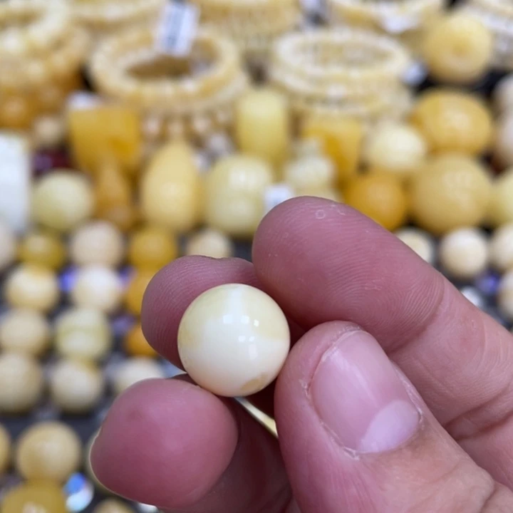 蜜蜡未镶嵌裸石12mm浓蜡