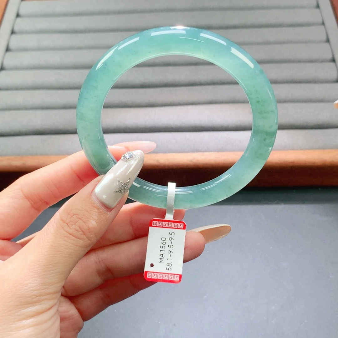 翡翠未镶嵌手镯天然