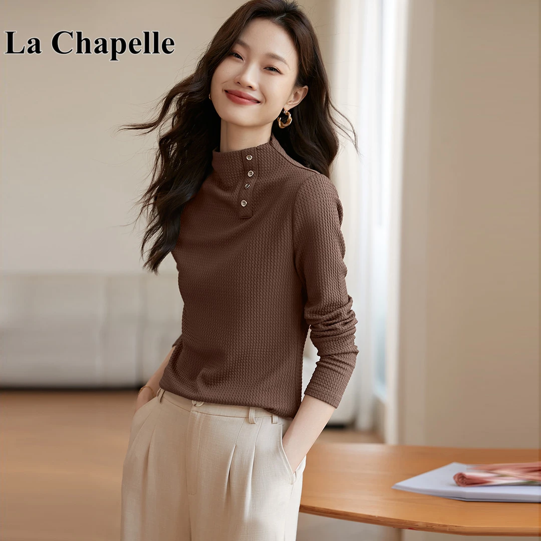 拉夏贝尔简约时髦肌理T恤女秋冬新款半高领纽扣装饰厚弹力打底衫