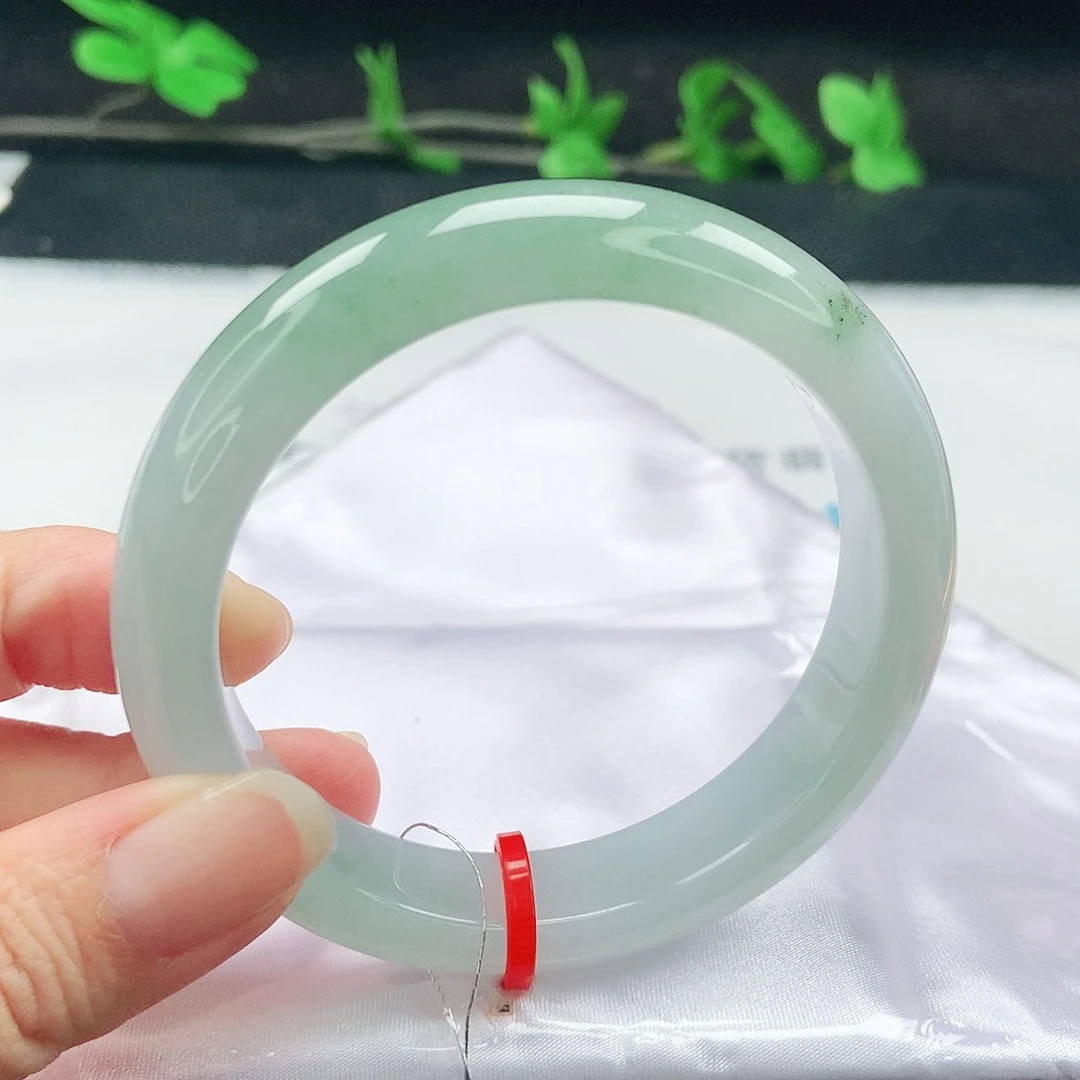 翡翠手镯未镶嵌57圈