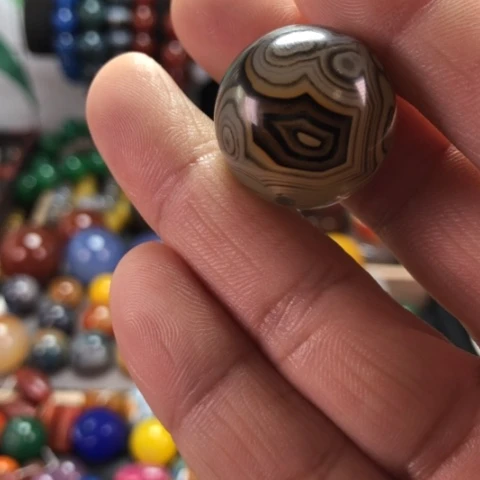 未镶嵌颈饰玛瑙/玉髓?*淡