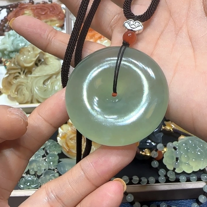 蛇纹石玉未镶嵌吊坠