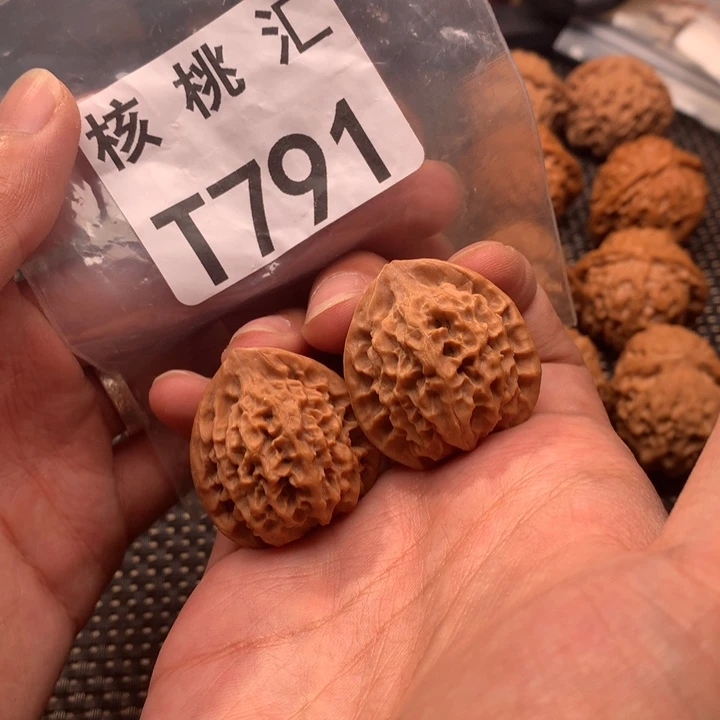 文玩核桃吊坠秦公子