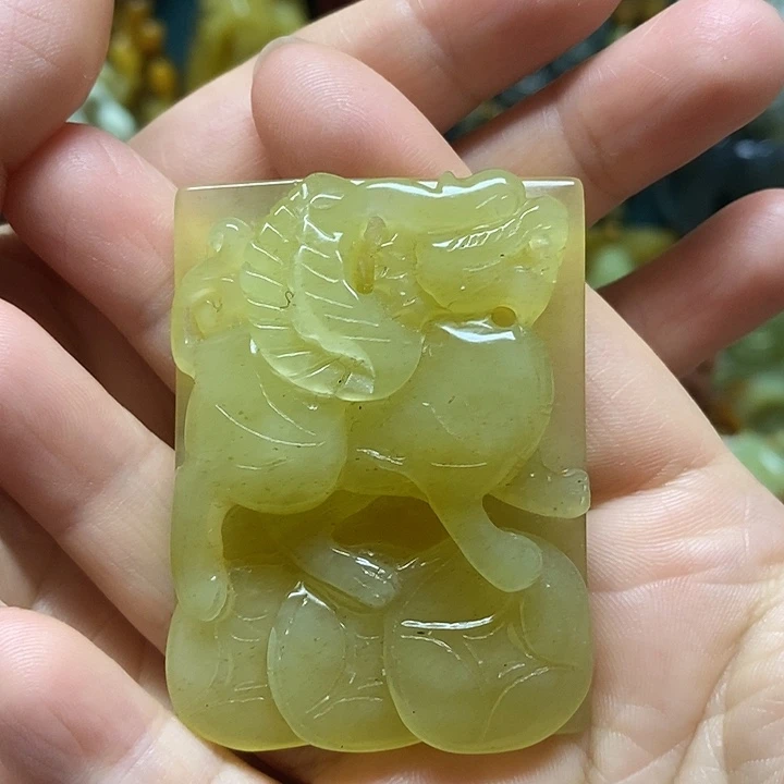 岫玉未镶嵌吊坠(赠链)