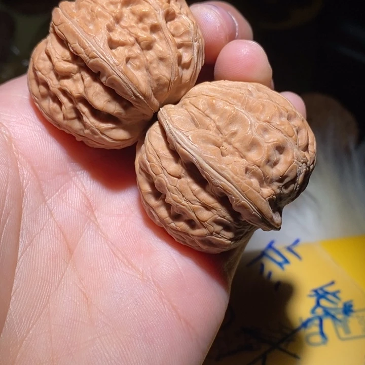 罡***!文玩核桃吊坠有黄平谷元宝