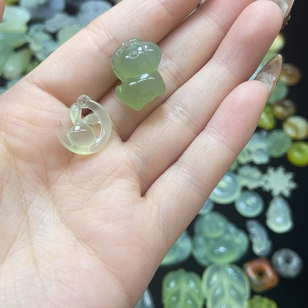 许***可蛇纹石玉未镶嵌颈饰