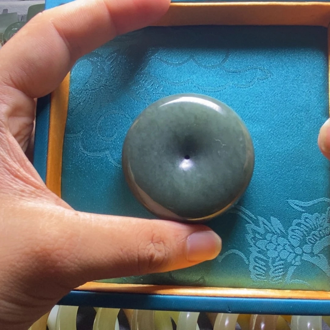 百***合未镶嵌手绳和田玉