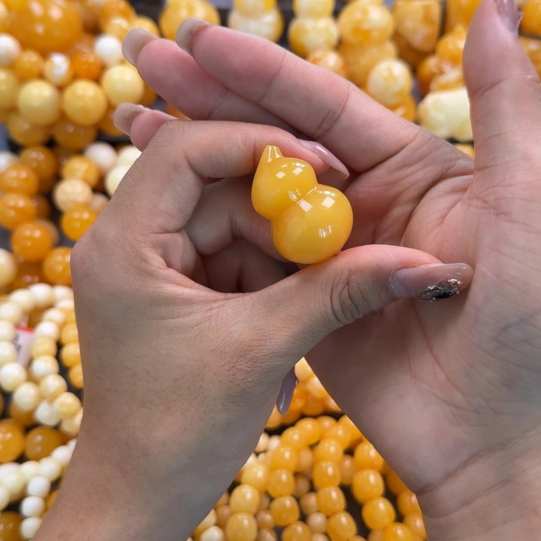 蜜蜡未镶嵌珠宝奇石