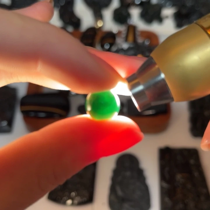 颈饰未镶嵌翡翠帝****s缅甸A货墨翠珠子