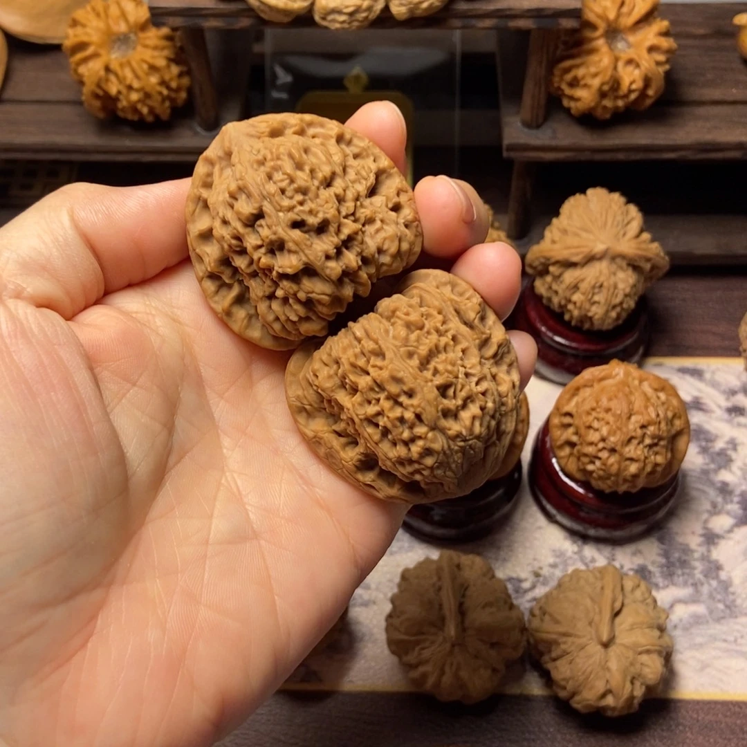 文玩核桃把件全品三角疆44