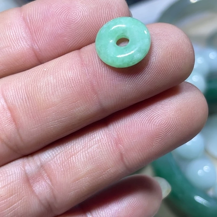翡翠未镶嵌颈饰平安扣翡翠A货
