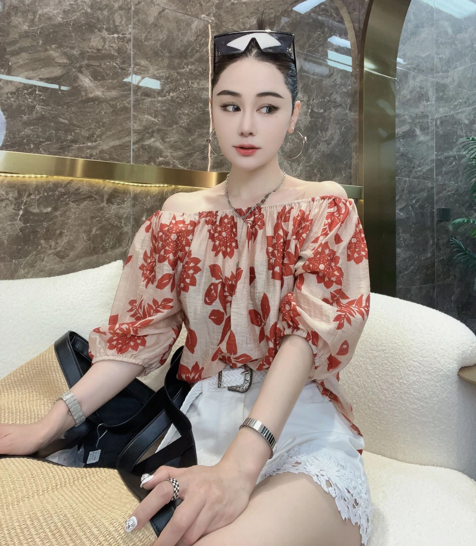 夏季气质一字领碎花上衣
