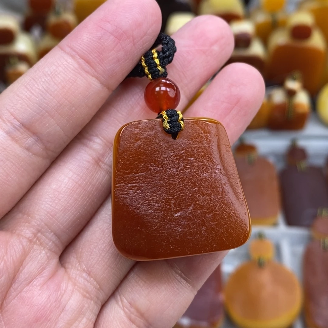 蜜蜡未镶嵌珠宝奇石