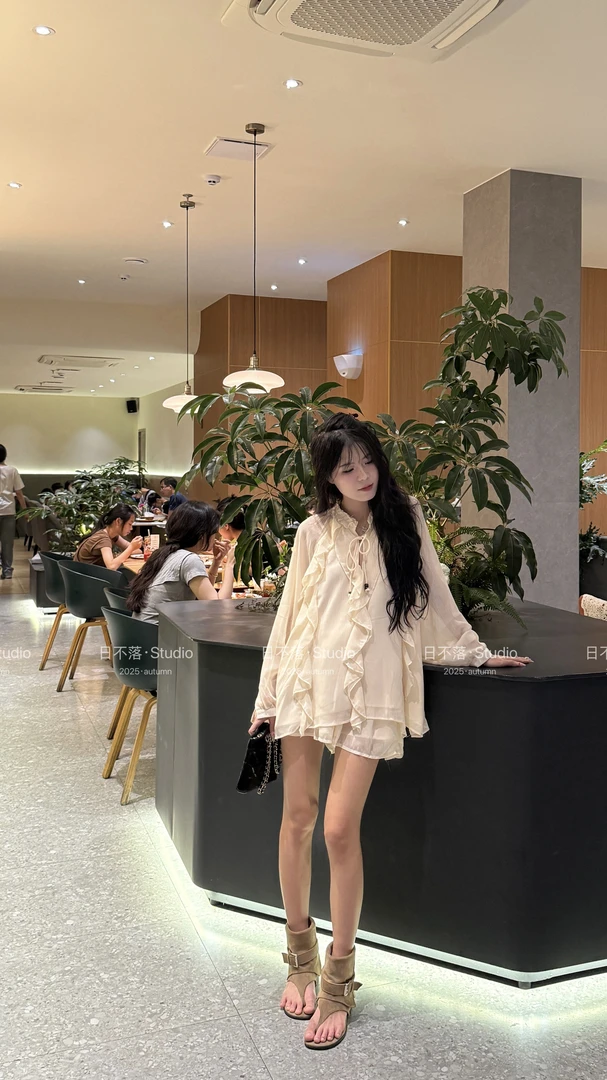 日不落家-法式温柔纯欲风小个子独特衬衫早秋高级感短裤套装