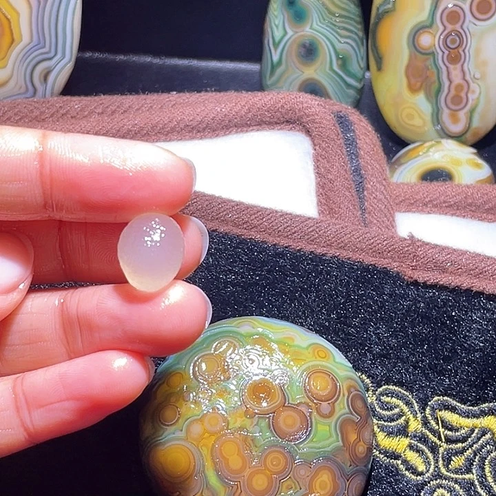 玛瑙/玉髓珠宝奇石未镶嵌幸****?