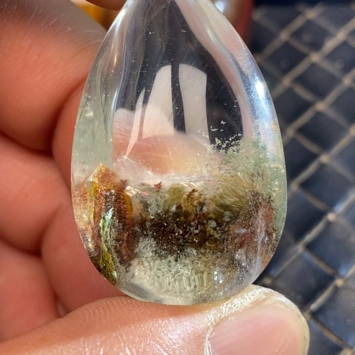 水晶颈饰未镶嵌右****暖水晶挂坠