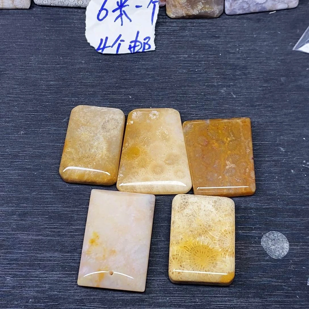 硅化玉颈饰合金仲**羽