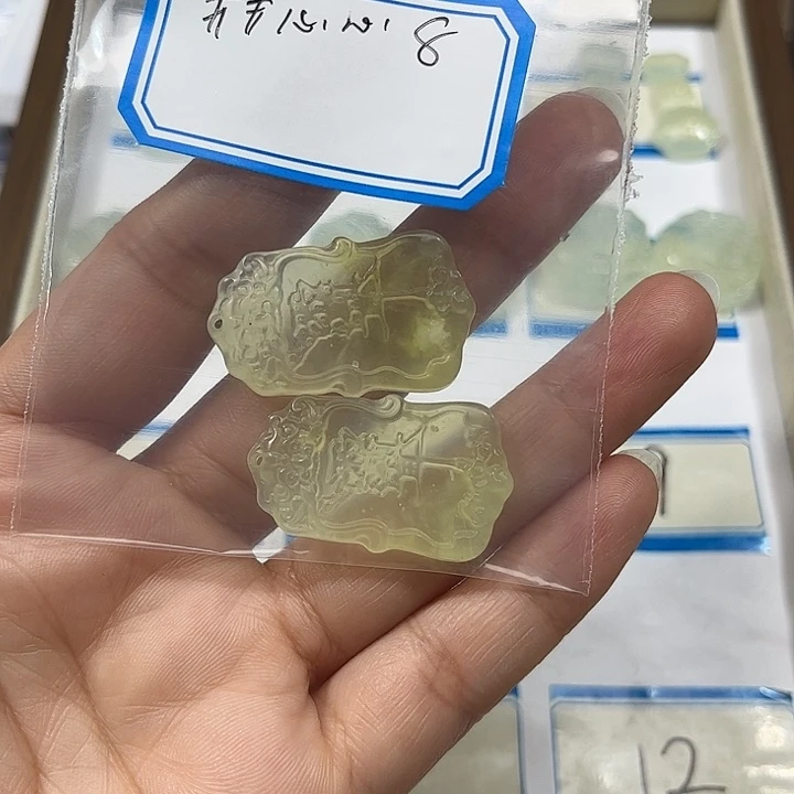 开***岁蛇纹石玉合金颈饰