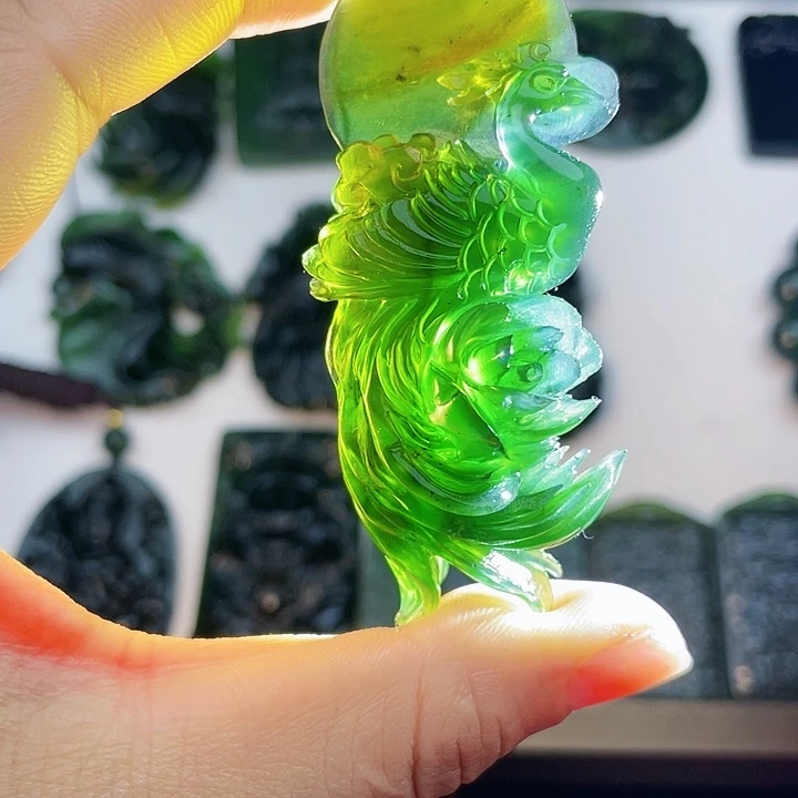 蛇纹石玉未镶嵌挂件泰山玉凤戏牡丹
