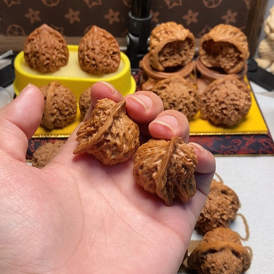 大***！桃核把件精品小鸟