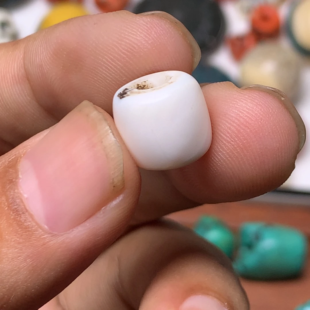 玻璃颈饰藏传小元素
