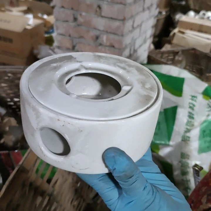 摆件盘子碗茶壶啥都有