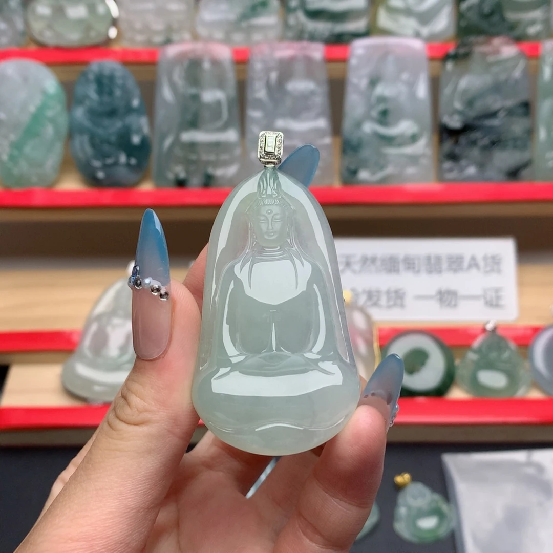 赵***方颈饰18K金镶嵌翡翠素衣