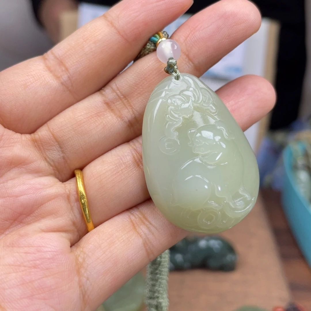 和田玉未镶嵌颈饰