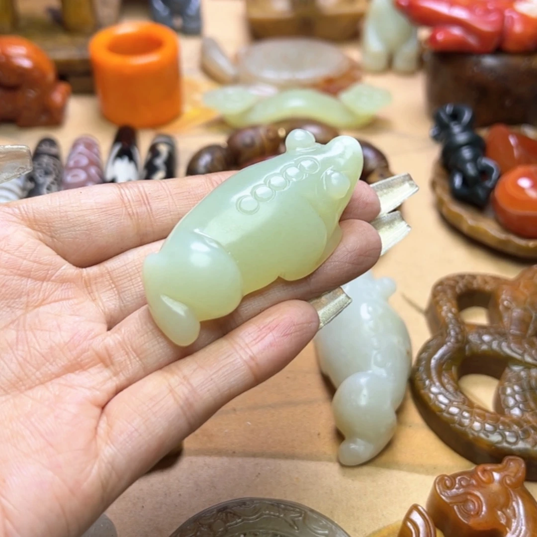 【闪购商品】蛇纹石玉颈饰未镶嵌