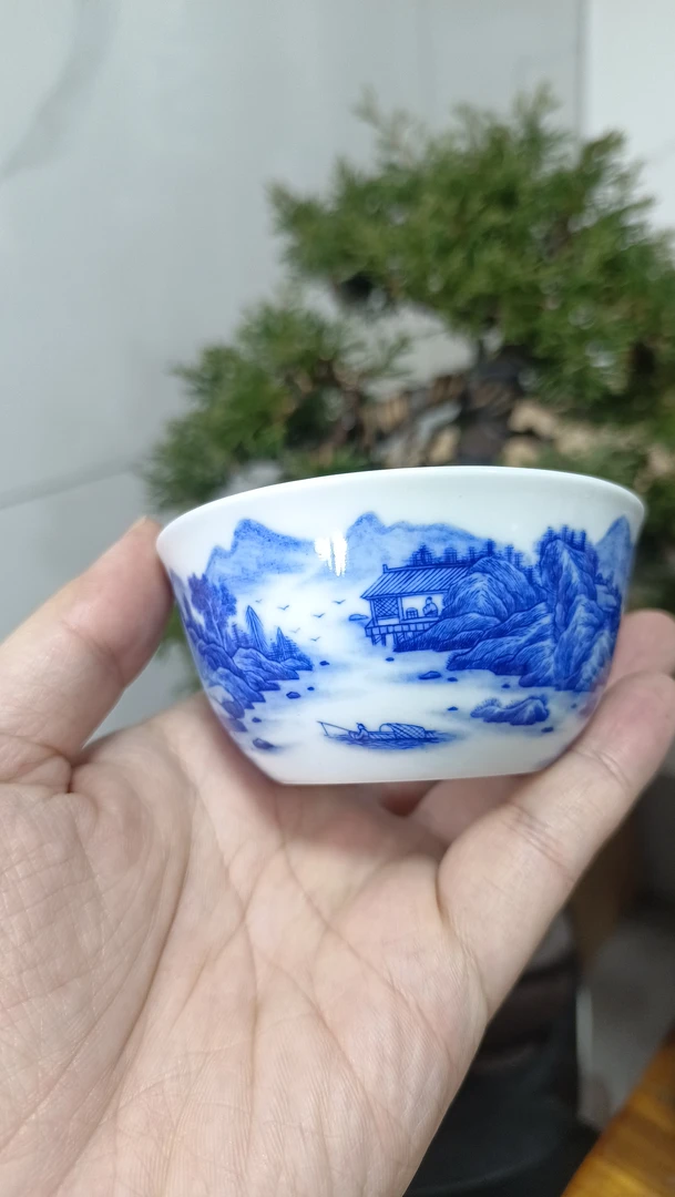 执笔忘月款手绘青花山水杯满工福利
