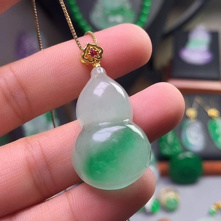 吊坠(赠链)未镶嵌翡翠