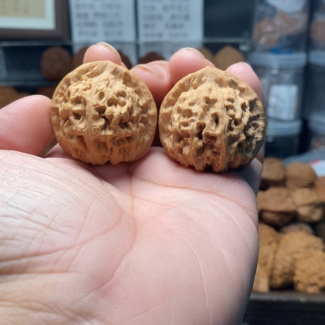 文玩核桃天地狮子头38-486